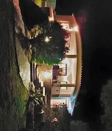 Villa A Roses